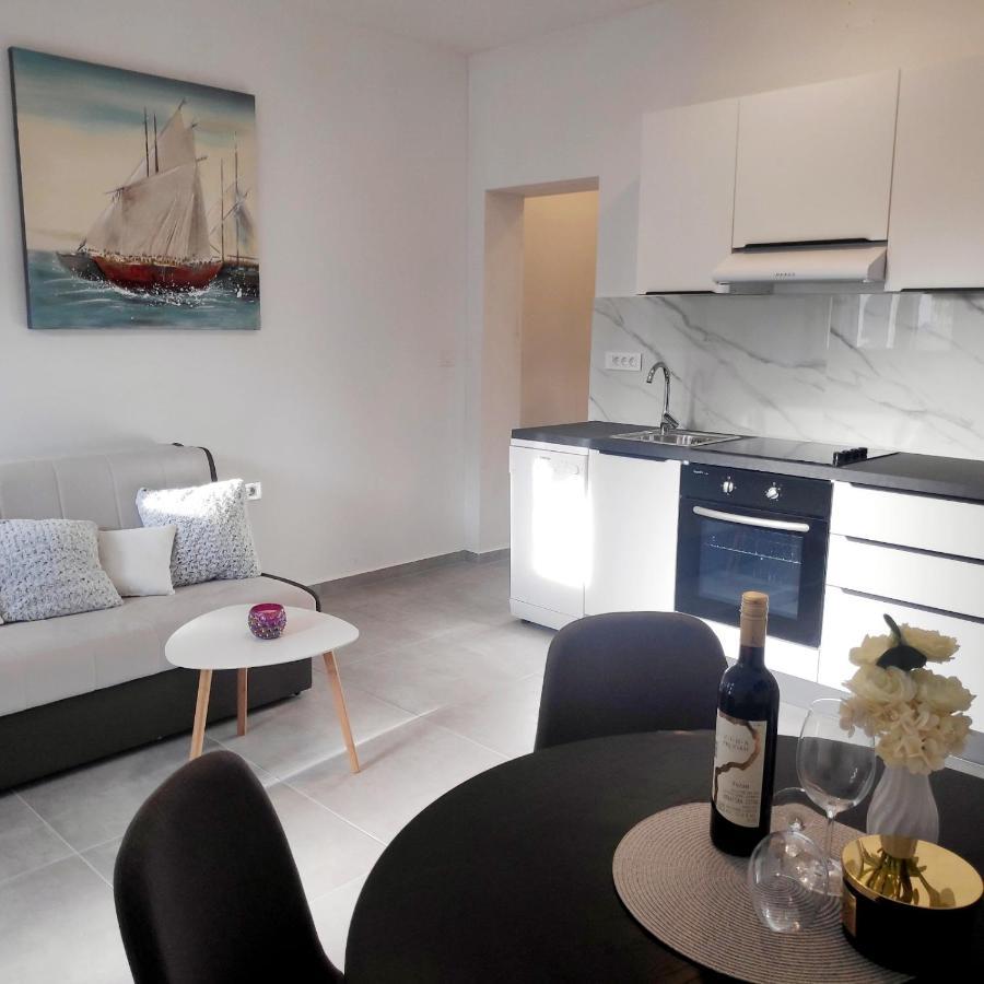 Sea Star Apartments Pjescana Uvala Exteriér fotografie