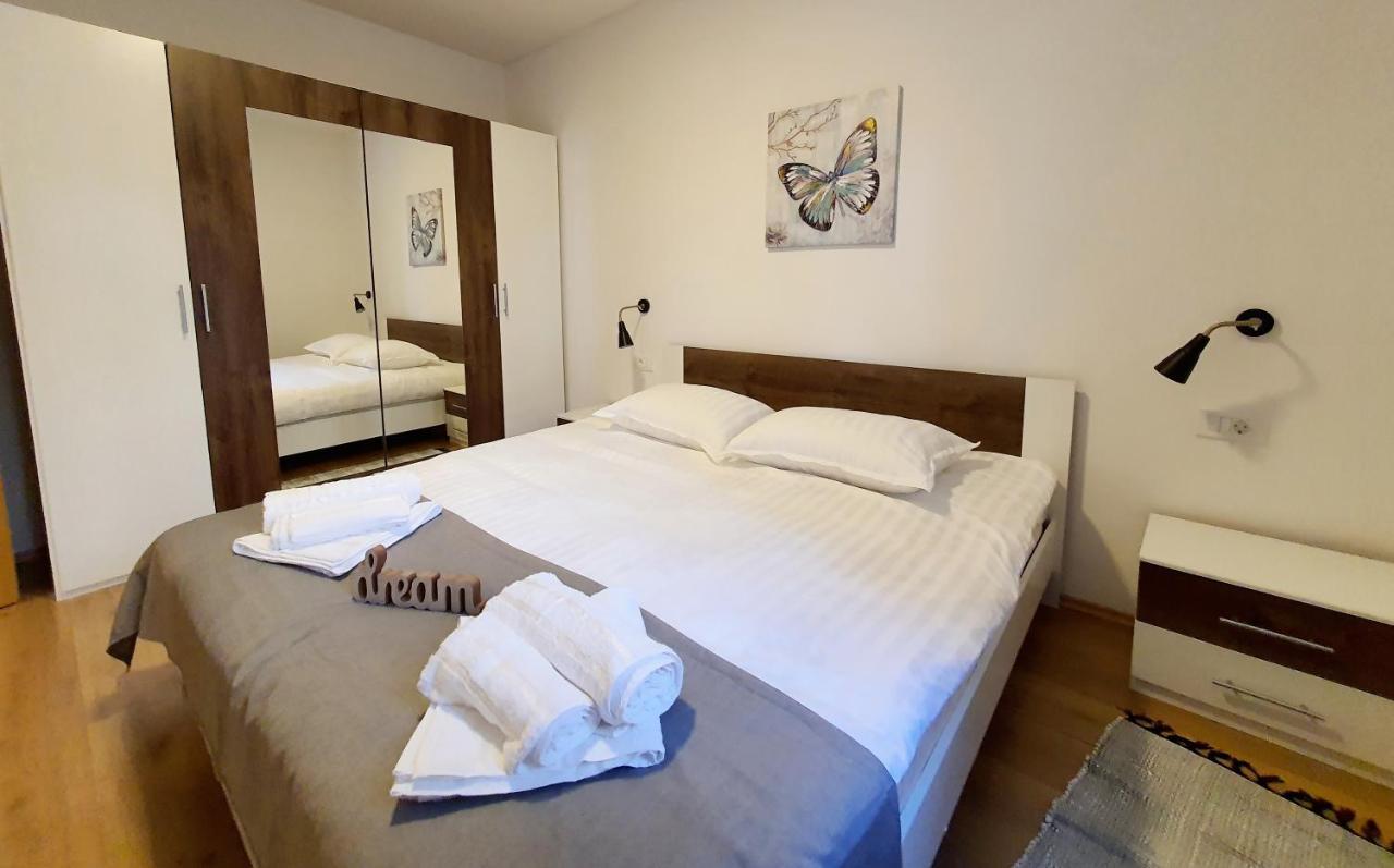 Sea Star Apartments Pjescana Uvala Exteriér fotografie